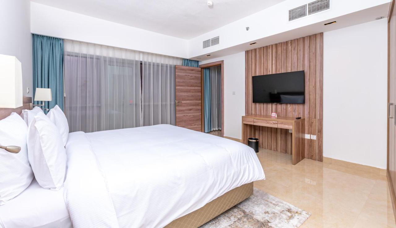 Pyramisa Hotel Apartments Dubai Bagian luar foto