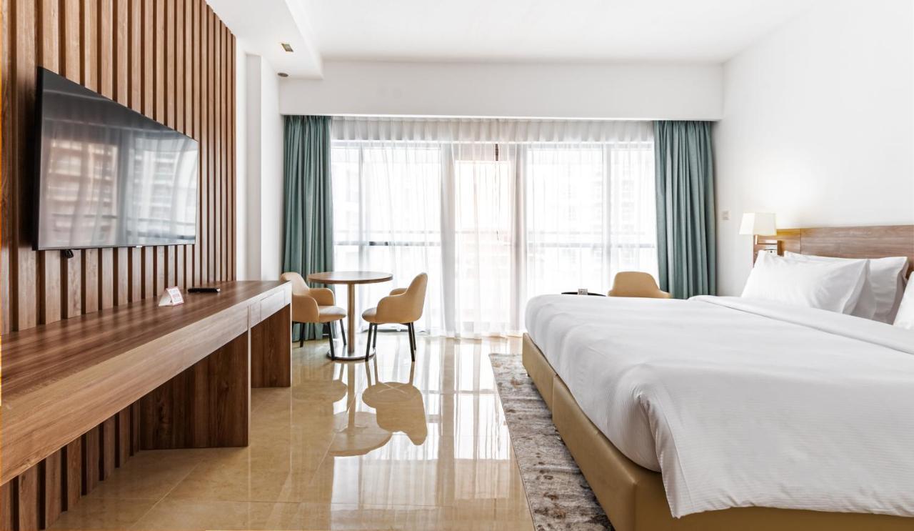 Pyramisa Hotel Apartments Dubai Bagian luar foto