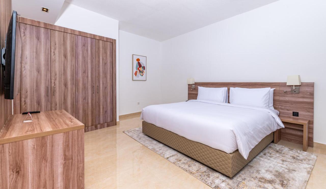 Pyramisa Hotel Apartments Dubai Bagian luar foto
