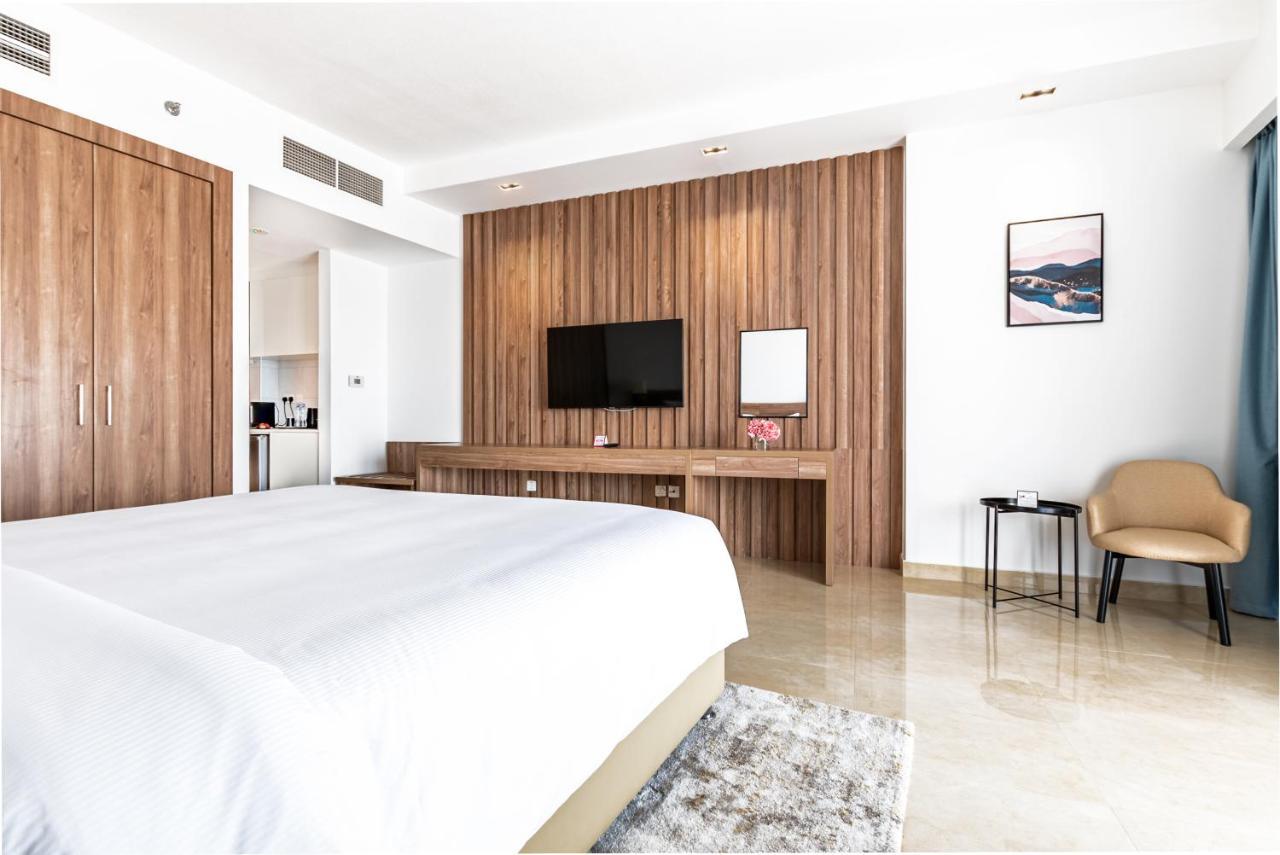 Pyramisa Hotel Apartments Dubai Bagian luar foto