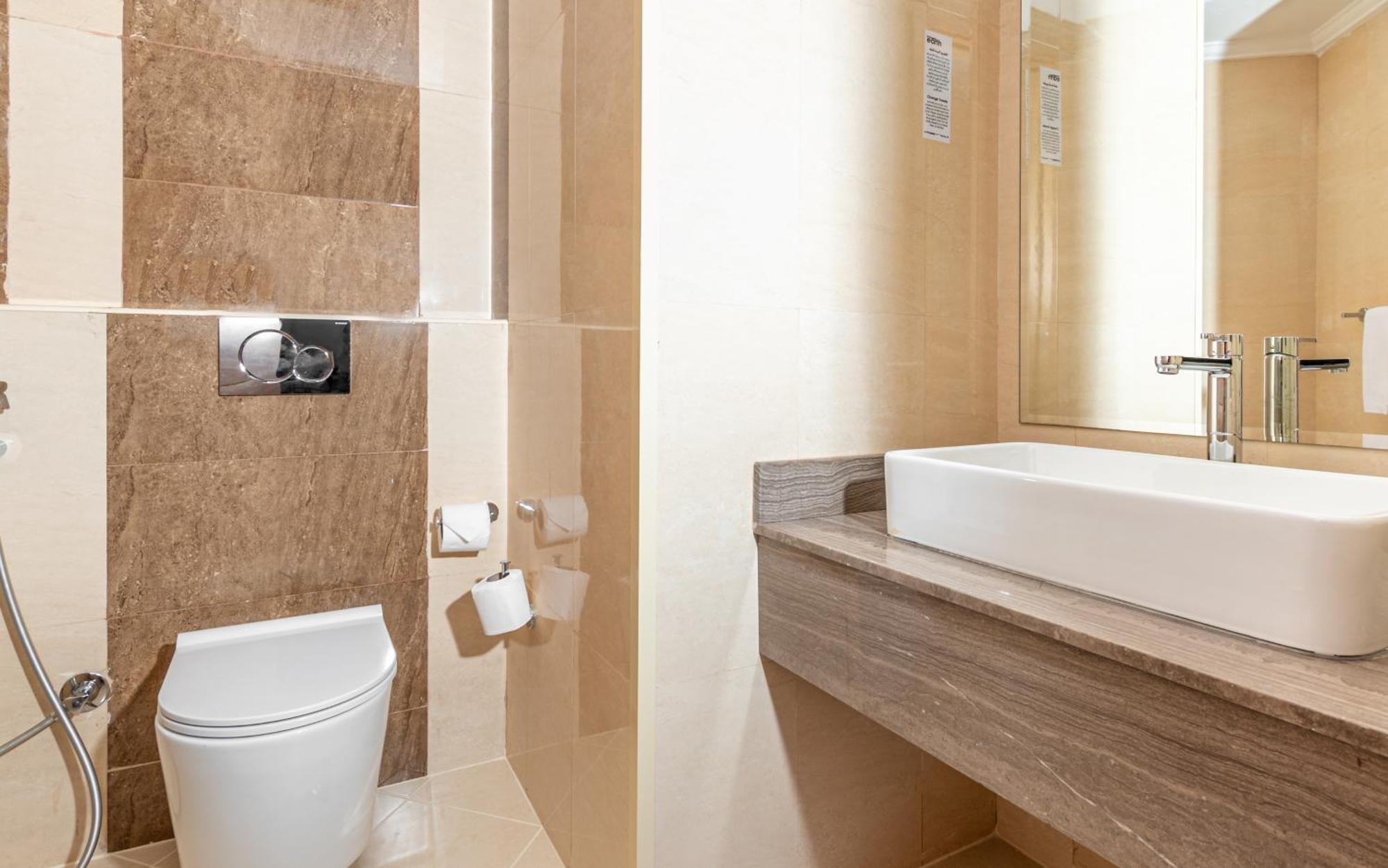 Pyramisa Hotel Apartments Dubai Bagian luar foto